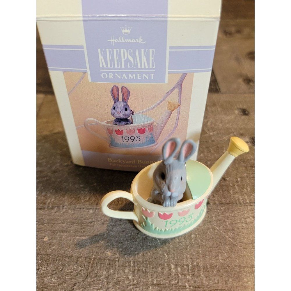 Hallmark backyard bunny 1993 Easter ornament Xmas Decor rabbit